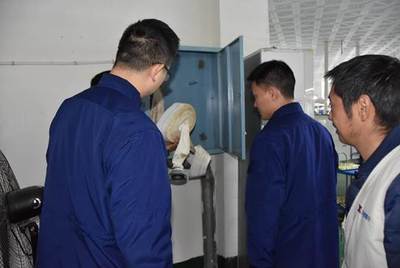 懷化中方消防大隊(duì)深入轄區(qū)工廠開(kāi)展清明節(jié)前消防安全檢查